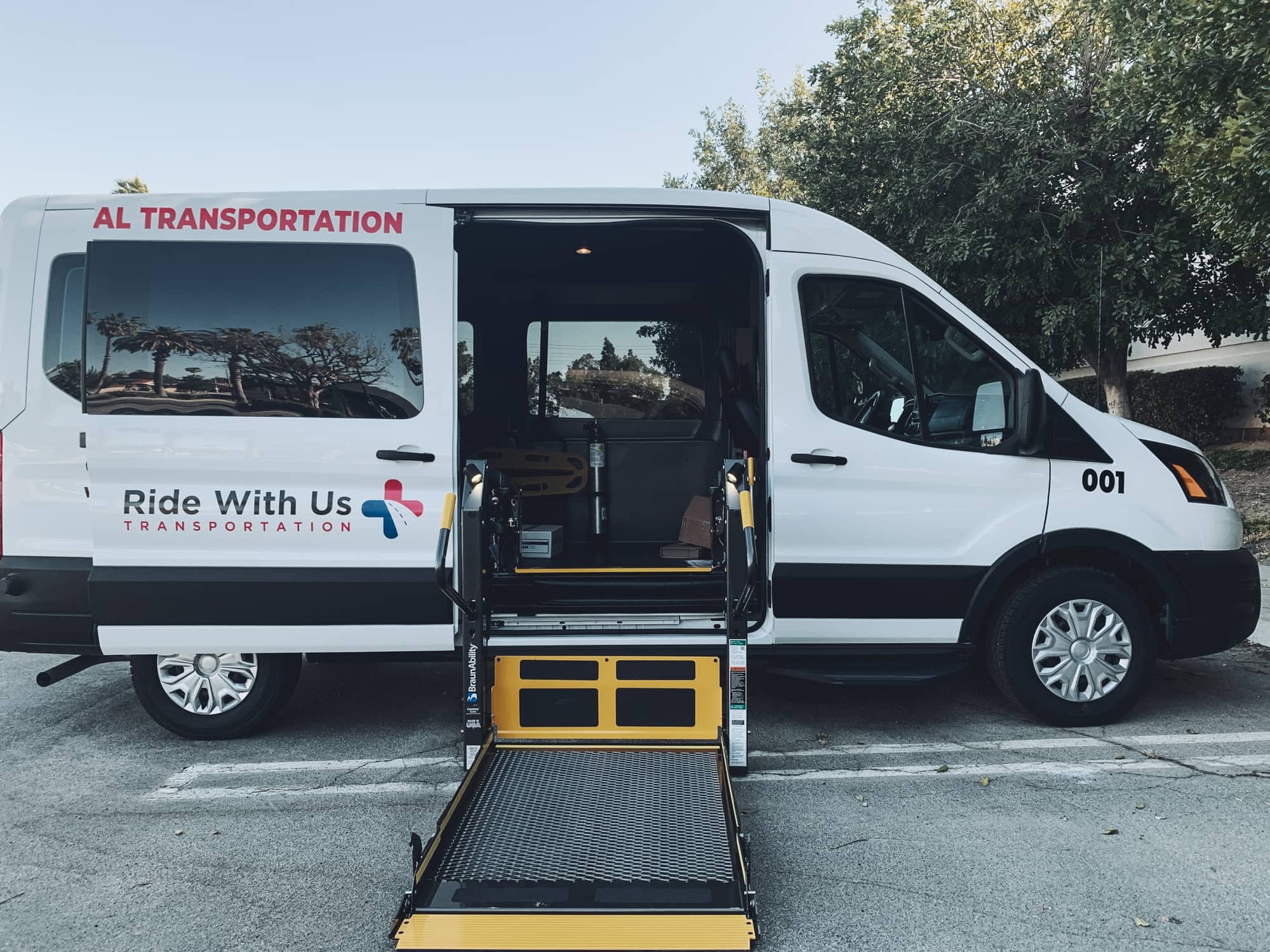 wheelchair-transportation-services-in-los-angeles-ride-with-us